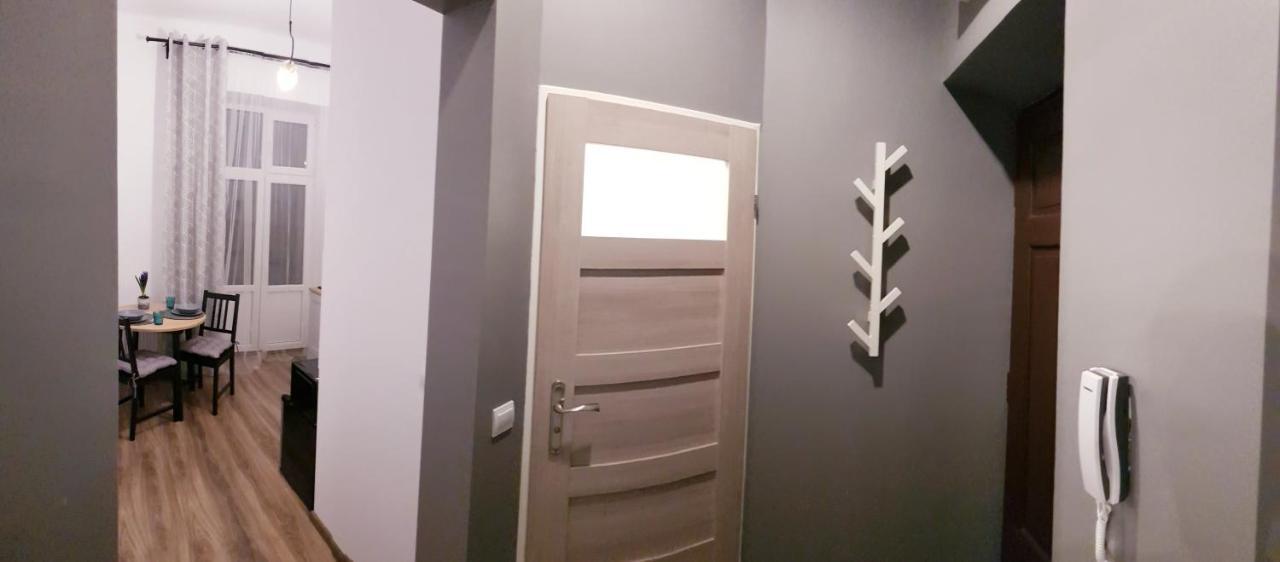 Apartamenty Rowna เคียลเซ ภายนอก รูปภาพ